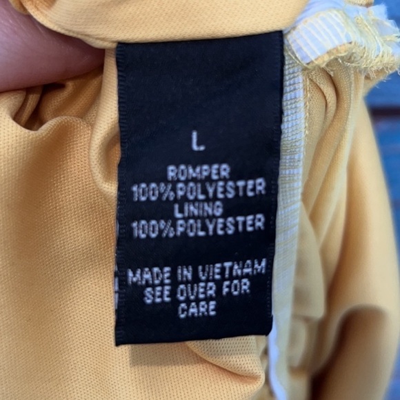 IZ Byer Romper L Yellow Gold Sleeveless Surplice Stretch Shorts Cutout Overlay - Picture 8 of 8